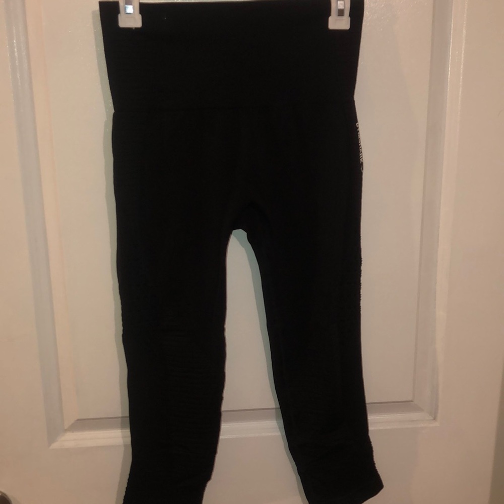 Gym shark leggings